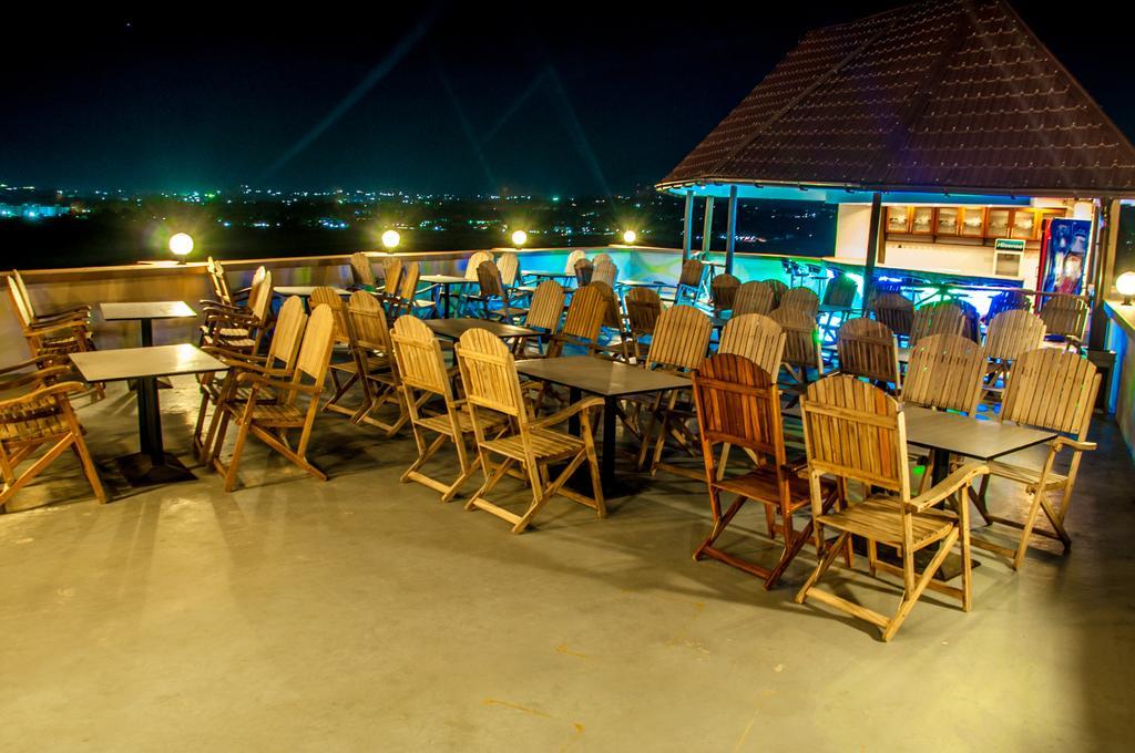 Seascape Hotel Дар-эс-Саламе Экстерьер фото
