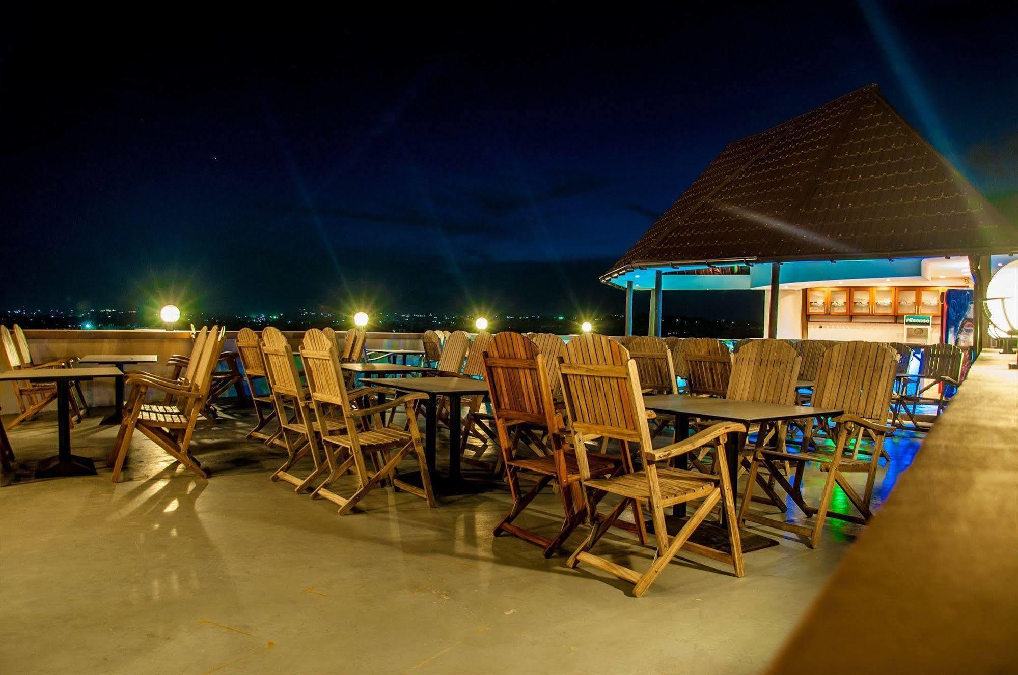 Seascape Hotel Дар-эс-Саламе Экстерьер фото